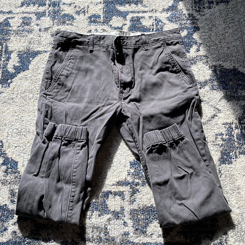 Levis Chino Jogger (size 34 x 30)